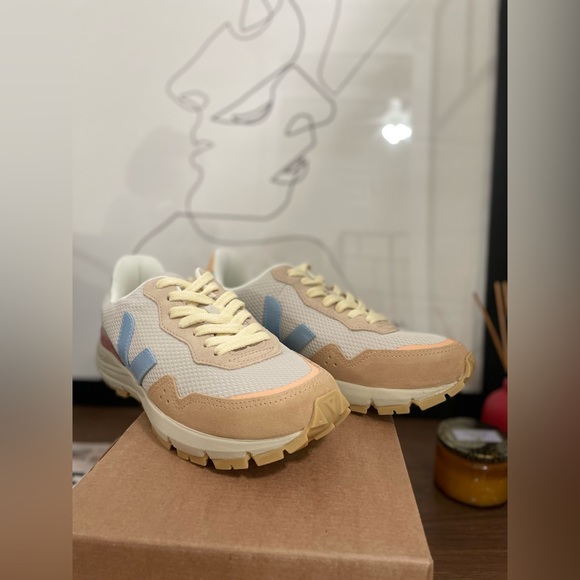 NIB Veja x ba&sh Size 38 (US 7) - Picture 6 of 8